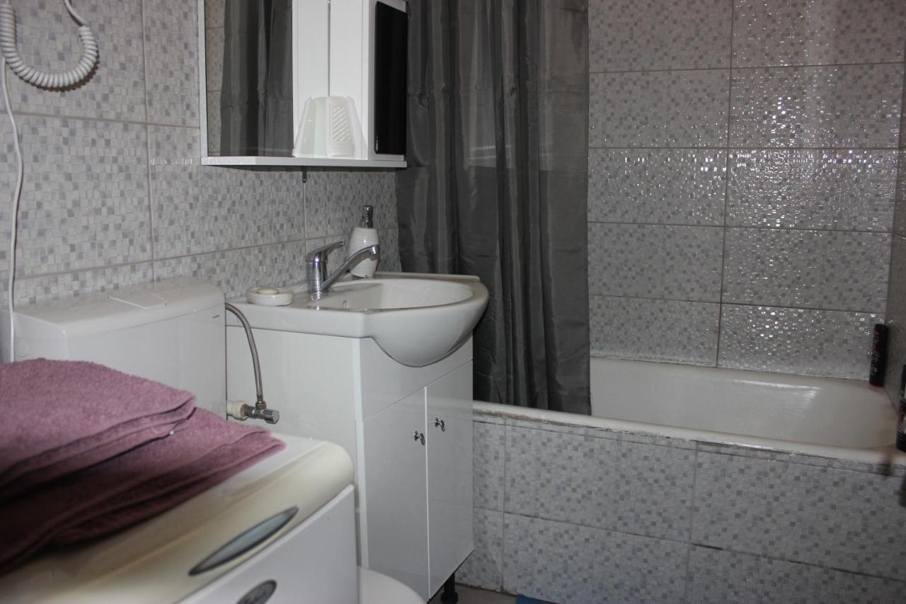 Casa Suzana Apartment Piatra Neamt Ngoại thất bức ảnh